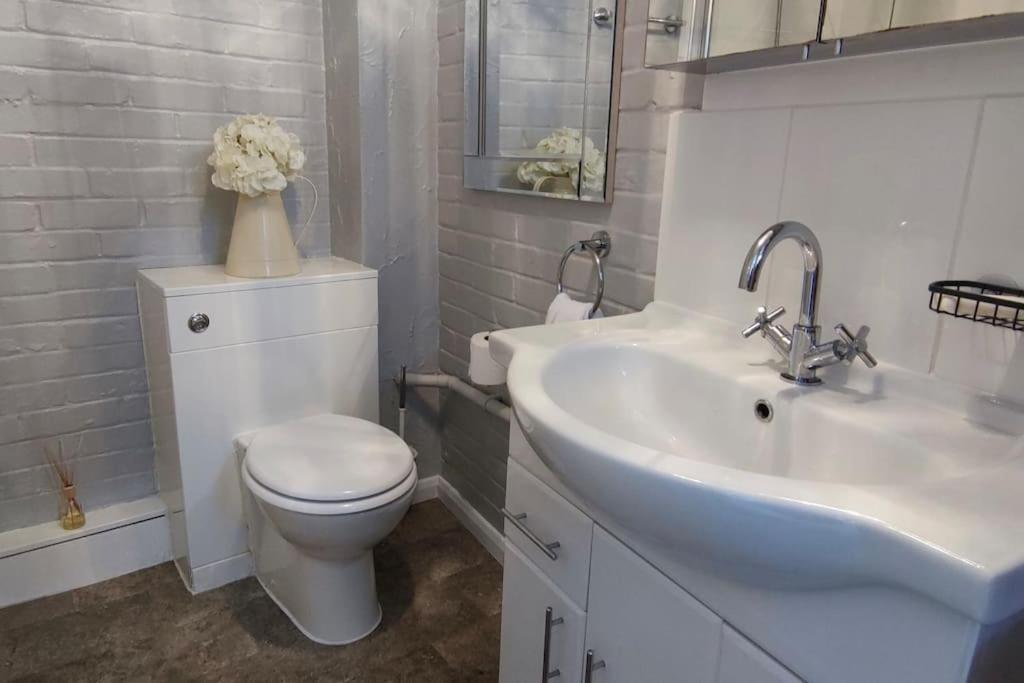 Windsor Cottage: Cosy, Charming, Full Of Character المظهر الخارجي الصورة